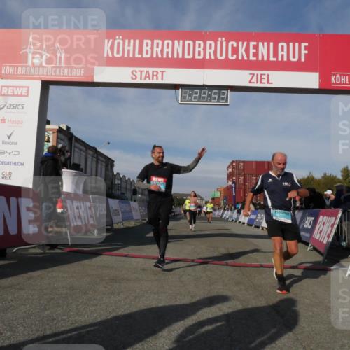 03.10.2025 - Köhlbrandbrückenlauf Matties Gatica Varas http://msf.ph/oto/9169744 03.10.2025 10:24:55 Ziel 1890, 1983, 1990, 2240, 2289, 2356, 2739, 2742, 3039 meine-sportfotos.de