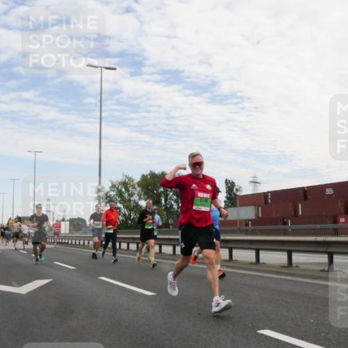 03.10.2025 - Köhlbrandbrückenlauf Matties Gatica Varas http://msf.ph/oto/9169745 03.10.2025 15:14:15 Position 3  meine-sportfotos.de