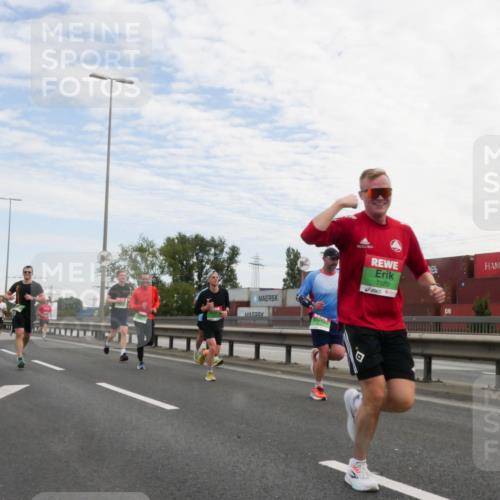 03.10.2025 - Köhlbrandbrückenlauf Matties Gatica Varas http://msf.ph/oto/9169747 03.10.2025 15:14:16 Position 3 7120 meine-sportfotos.de