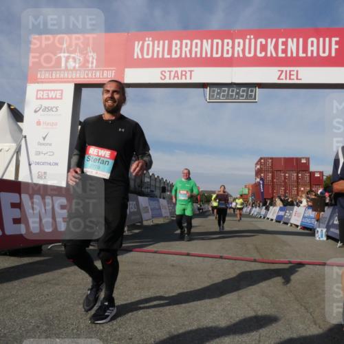 03.10.2025 - Köhlbrandbrückenlauf Matties Gatica Varas http://msf.ph/oto/9169748 03.10.2025 10:24:56 Ziel 1890, 1983, 1990, 2240, 2289, 2356, 2739, 2742, 3039 meine-sportfotos.de