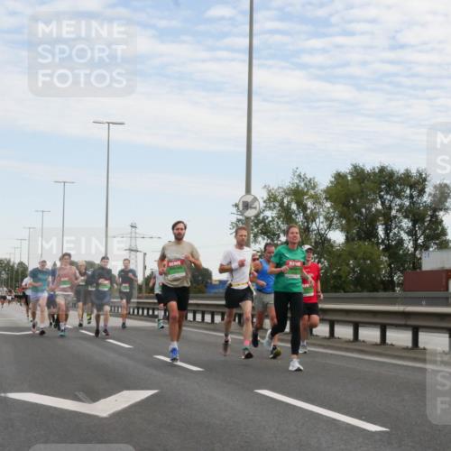 03.10.2025 - Köhlbrandbrückenlauf Matties Gatica Varas http://msf.ph/oto/9169749 03.10.2025 15:14:20 Position 3  meine-sportfotos.de