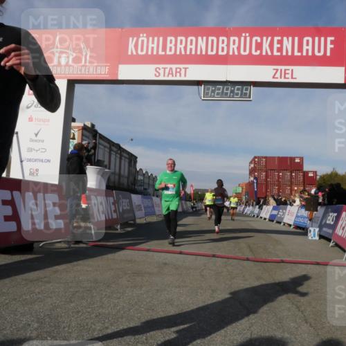 03.10.2025 - Köhlbrandbrückenlauf Matties Gatica Varas http://msf.ph/oto/9169750 03.10.2025 10:24:56 Ziel 1890, 1983, 1990, 2240, 2289, 2356, 2739, 2742, 3039 meine-sportfotos.de
