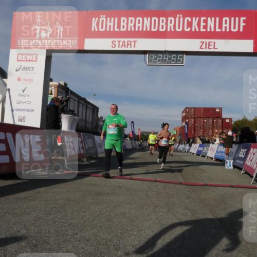 03.10.2025 - Köhlbrandbrückenlauf Matties Gatica Varas http://msf.ph/oto/9169752 03.10.2025 10:24:57 Ziel 1890, 1983, 1990, 2240, 2289, 2356, 2739, 2742, 3039, 3085 meine-sportfotos.de
