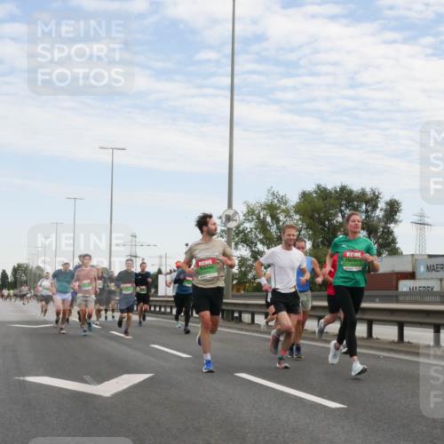 03.10.2025 - Köhlbrandbrückenlauf Matties Gatica Varas http://msf.ph/oto/9169753 03.10.2025 15:14:21 Position 3  meine-sportfotos.de
