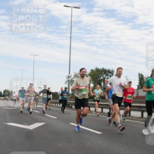 03.10.2025 - Köhlbrandbrückenlauf Matties Gatica Varas http://msf.ph/oto/9169756 03.10.2025 15:14:22 Position 3  meine-sportfotos.de