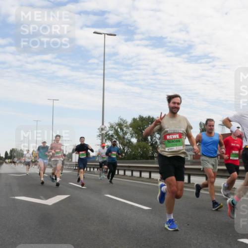 03.10.2025 - Köhlbrandbrückenlauf Matties Gatica Varas http://msf.ph/oto/9169758 03.10.2025 15:14:22 Position 3 7274 meine-sportfotos.de