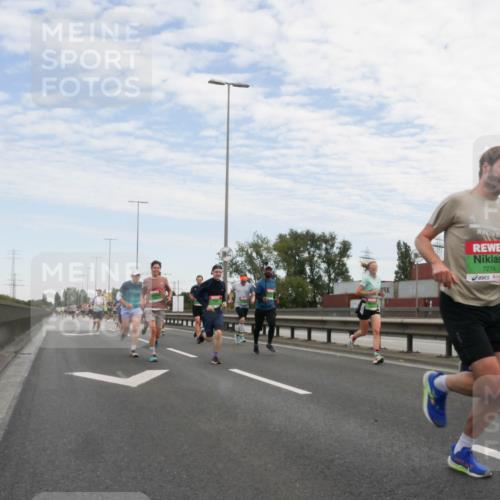 03.10.2025 - Köhlbrandbrückenlauf Matties Gatica Varas http://msf.ph/oto/9169760 03.10.2025 15:14:23 Position 3 7274 meine-sportfotos.de