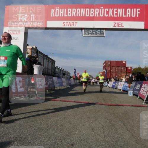 03.10.2025 - Köhlbrandbrückenlauf Matties Gatica Varas http://msf.ph/oto/9169763 03.10.2025 10:24:59 Ziel 1663, 1709, 1890, 1983, 1990, 2158, 2289, 2356, 2739, 2742, 3085 meine-sportfotos.de