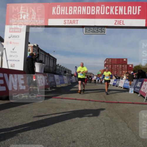03.10.2025 - Köhlbrandbrückenlauf Matties Gatica Varas http://msf.ph/oto/9169769 03.10.2025 10:25:01 Ziel 1663, 1709, 1890, 1983, 1990, 2158, 2289, 2356, 2739, 2742, 3085, 3089, 3090 meine-sportfotos.de