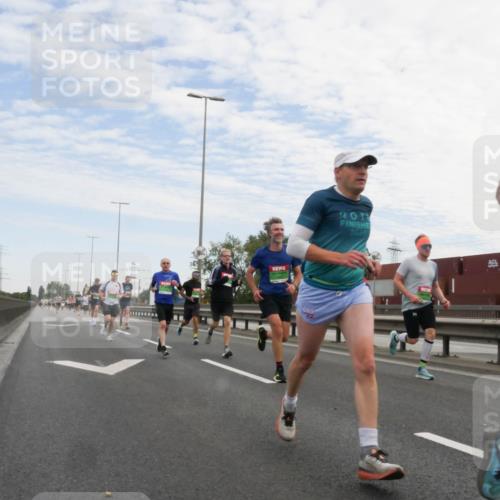 03.10.2025 - Köhlbrandbrückenlauf Matties Gatica Varas http://msf.ph/oto/9169770 03.10.2025 15:14:26 Position 3 2125, 32 meine-sportfotos.de
