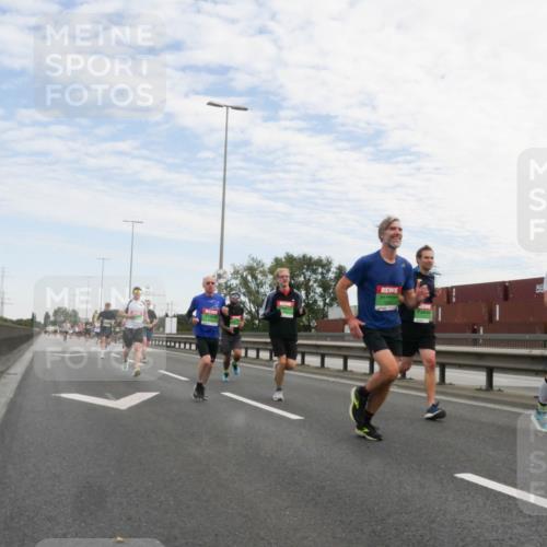 03.10.2025 - Köhlbrandbrückenlauf Matties Gatica Varas http://msf.ph/oto/9169771 03.10.2025 15:14:26 Position 3  meine-sportfotos.de