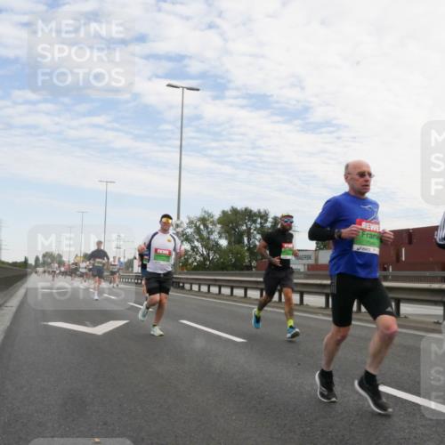 03.10.2025 - Köhlbrandbrückenlauf Matties Gatica Varas http://msf.ph/oto/9169776 03.10.2025 15:14:28 Position 3 7048 meine-sportfotos.de