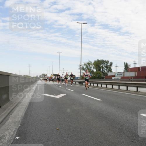 03.10.2025 - Köhlbrandbrückenlauf Matties Gatica Varas http://msf.ph/oto/9169781 03.10.2025 15:14:32 Position 3  meine-sportfotos.de