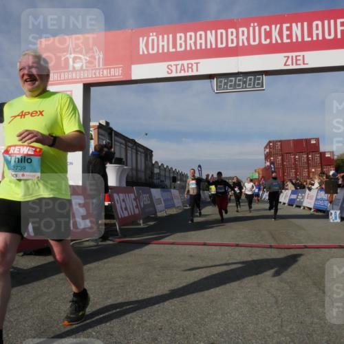03.10.2025 - Köhlbrandbrückenlauf Matties Gatica Varas http://msf.ph/oto/9169784 03.10.2025 10:25:04 Ziel 1663, 1709, 1887, 1890, 1983, 1990, 2158, 2289, 2356, 2396, 3085, 3089, 3090 meine-sportfotos.de
