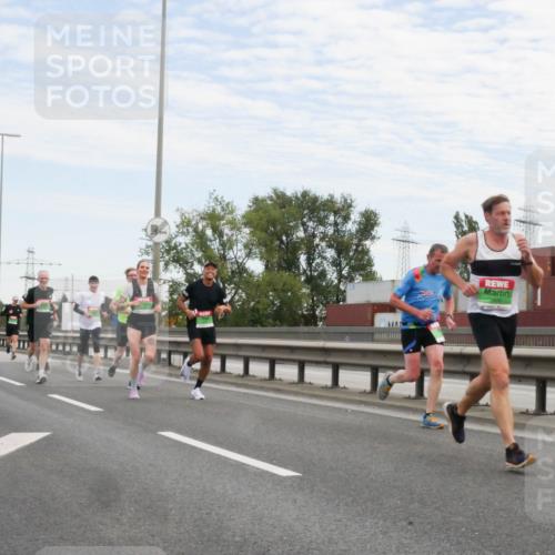 03.10.2025 - Köhlbrandbrückenlauf Matties Gatica Varas http://msf.ph/oto/9169787 03.10.2025 15:14:34 Position 3  meine-sportfotos.de
