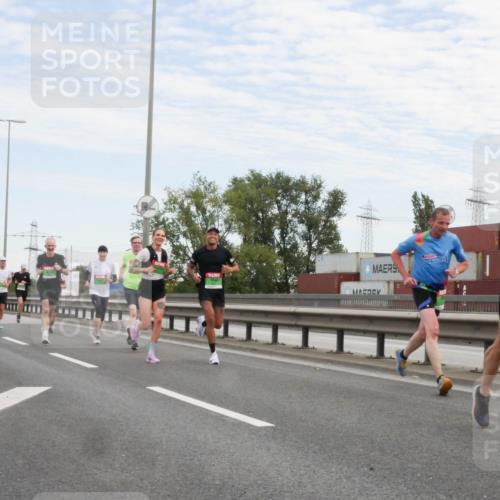 03.10.2025 - Köhlbrandbrückenlauf Matties Gatica Varas http://msf.ph/oto/9169789 03.10.2025 15:14:34 Position 3  meine-sportfotos.de
