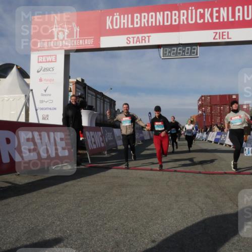 03.10.2025 - Köhlbrandbrückenlauf Matties Gatica Varas http://msf.ph/oto/9169790 03.10.2025 10:25:05 Ziel 1663, 1709, 1734, 1887, 1890, 1983, 1990, 2158, 2289, 2356, 2396, 3085, 3089, 3090 meine-sportfotos.de