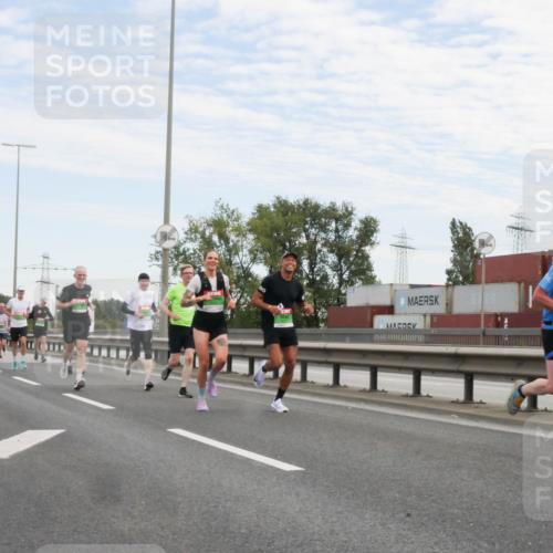 03.10.2025 - Köhlbrandbrückenlauf Matties Gatica Varas http://msf.ph/oto/9169791 03.10.2025 15:14:35 Position 3  meine-sportfotos.de