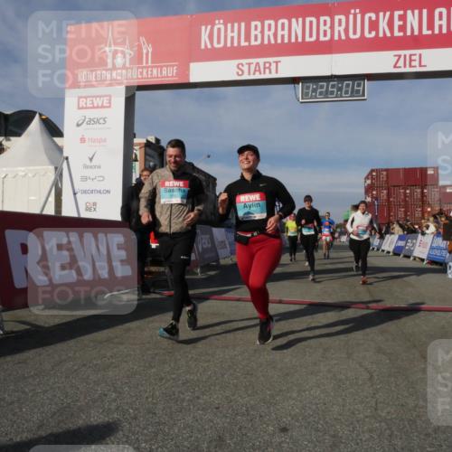 03.10.2025 - Köhlbrandbrückenlauf Matties Gatica Varas http://msf.ph/oto/9169794 03.10.2025 10:25:06 Ziel 1663, 1709, 1734, 1887, 2158, 2289, 2356, 2396, 3085, 3089, 3090 meine-sportfotos.de