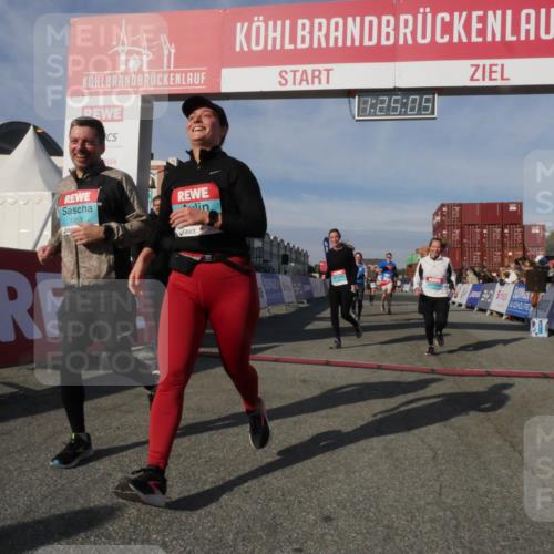 03.10.2025 - Köhlbrandbrückenlauf Matties Gatica Varas http://msf.ph/oto/9169796 03.10.2025 10:25:07 Ziel 1663, 1709, 1734, 1887, 2158, 2289, 2356, 2396, 3085, 3089, 3090 meine-sportfotos.de