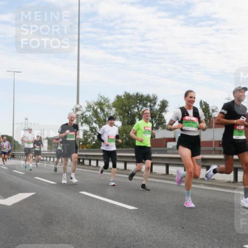 03.10.2025 - Köhlbrandbrückenlauf Matties Gatica Varas http://msf.ph/oto/9169797 03.10.2025 15:14:36 Position 3  meine-sportfotos.de