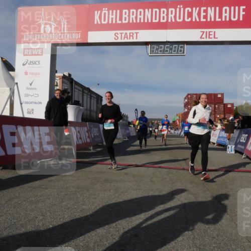 03.10.2025 - Köhlbrandbrückenlauf Matties Gatica Varas http://msf.ph/oto/9169798 03.10.2025 10:25:07 Ziel 1663, 1709, 1734, 1887, 2158, 2289, 2356, 2396, 3085, 3089, 3090 meine-sportfotos.de