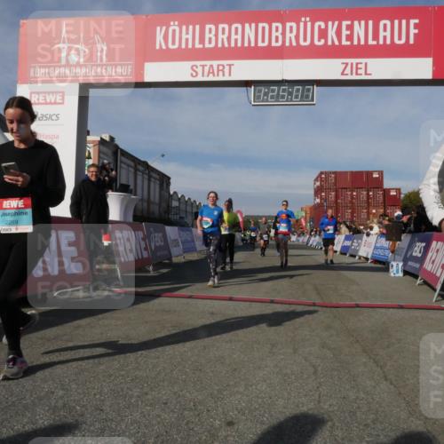 03.10.2025 - Köhlbrandbrückenlauf Matties Gatica Varas http://msf.ph/oto/9169803 03.10.2025 10:25:08 Ziel 1663, 1709, 1734, 1887, 2158, 2396, 3085, 3089, 3090 meine-sportfotos.de