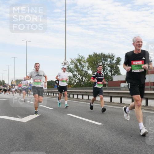 03.10.2025 - Köhlbrandbrückenlauf Matties Gatica Varas http://msf.ph/oto/9169804 03.10.2025 15:14:38 Position 3 7276 meine-sportfotos.de