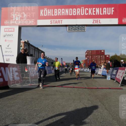 03.10.2025 - Köhlbrandbrückenlauf Matties Gatica Varas http://msf.ph/oto/9169807 03.10.2025 10:25:09 Ziel 1663, 1709, 1734, 1814, 1887, 2158, 2396, 3085, 3089, 3090, 3234 meine-sportfotos.de
