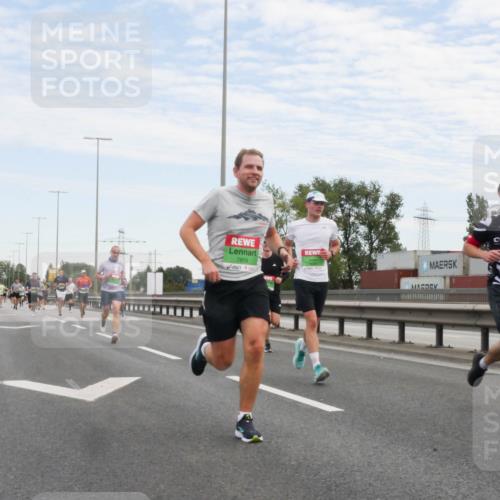 03.10.2025 - Köhlbrandbrückenlauf Matties Gatica Varas http://msf.ph/oto/9169808 03.10.2025 15:14:39 Position 3 7809, 3 meine-sportfotos.de