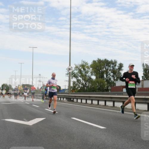 03.10.2025 - Köhlbrandbrückenlauf Matties Gatica Varas http://msf.ph/oto/9169812 03.10.2025 15:14:40 Position 3  meine-sportfotos.de