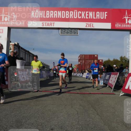 03.10.2025 - Köhlbrandbrückenlauf Matties Gatica Varas http://msf.ph/oto/9169813 03.10.2025 10:25:11 Ziel 1709, 1734, 1814, 1887, 2158, 2396, 2408, 3089, 3090, 3234 meine-sportfotos.de