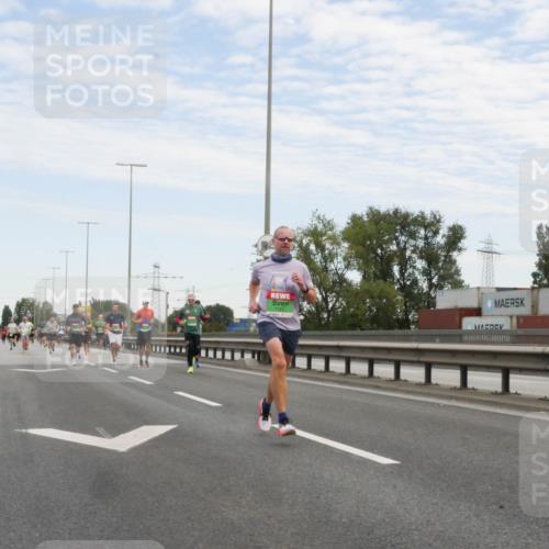 03.10.2025 - Köhlbrandbrückenlauf Matties Gatica Varas http://msf.ph/oto/9169816 03.10.2025 15:14:41 Position 3 7121 meine-sportfotos.de