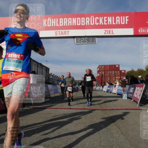 03.10.2025 - Köhlbrandbrückenlauf Matties Gatica Varas http://msf.ph/oto/9169819 03.10.2025 10:25:12 Ziel 1734, 1814, 1887, 2396, 2408, 3089, 3090, 3234, 3455 meine-sportfotos.de