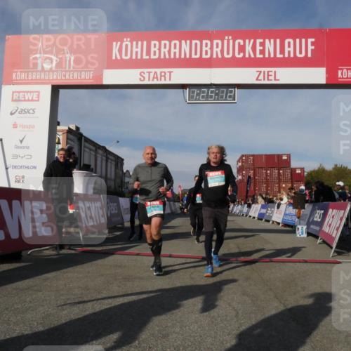 03.10.2025 - Köhlbrandbrückenlauf Matties Gatica Varas http://msf.ph/oto/9169822 03.10.2025 10:25:13 Ziel 1734, 1814, 1887, 2396, 2408, 3089, 3090, 3234, 3455 meine-sportfotos.de