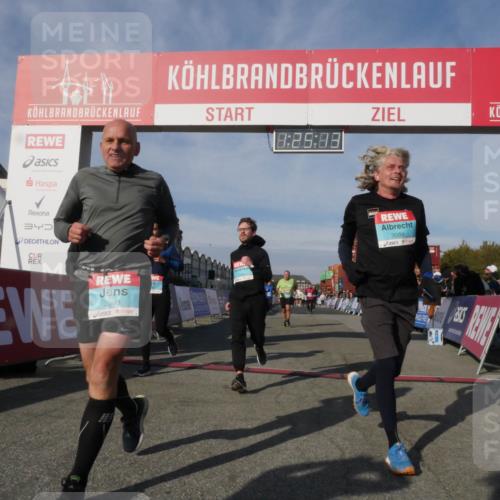 03.10.2025 - Köhlbrandbrückenlauf Matties Gatica Varas http://msf.ph/oto/9169826 03.10.2025 10:25:14 Ziel 1734, 1814, 1887, 2396, 2408, 3234, 3455 meine-sportfotos.de