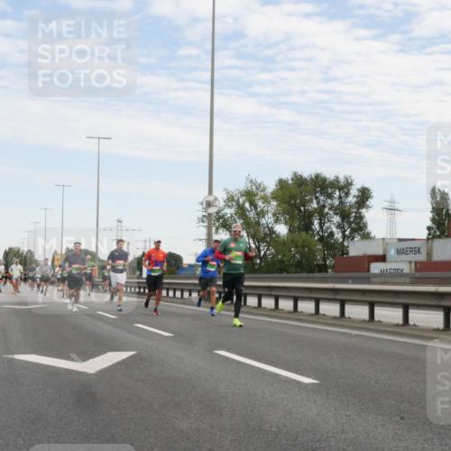 03.10.2025 - Köhlbrandbrückenlauf Matties Gatica Varas http://msf.ph/oto/9169827 03.10.2025 15:14:44 Position 3  meine-sportfotos.de