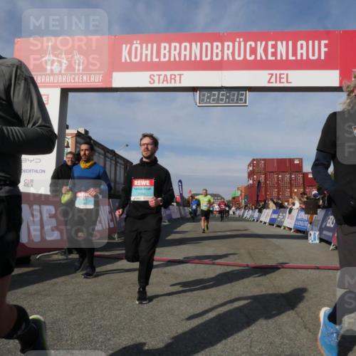 03.10.2025 - Köhlbrandbrückenlauf Matties Gatica Varas http://msf.ph/oto/9169828 03.10.2025 10:25:15 Ziel 1734, 1814, 2408, 3234, 3455 meine-sportfotos.de