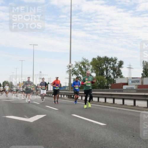 03.10.2025 - Köhlbrandbrückenlauf Matties Gatica Varas http://msf.ph/oto/9169829 03.10.2025 15:14:44 Position 3  meine-sportfotos.de