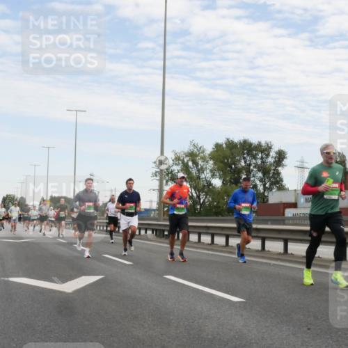 03.10.2025 - Köhlbrandbrückenlauf Matties Gatica Varas http://msf.ph/oto/9169835 03.10.2025 15:14:46 Position 3  meine-sportfotos.de