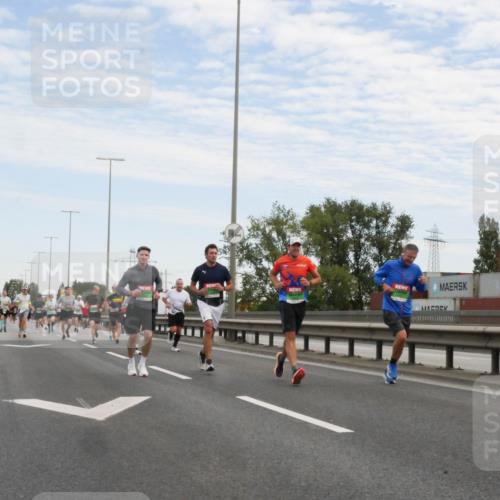 03.10.2025 - Köhlbrandbrückenlauf Matties Gatica Varas http://msf.ph/oto/9169837 03.10.2025 15:14:46 Position 3  meine-sportfotos.de