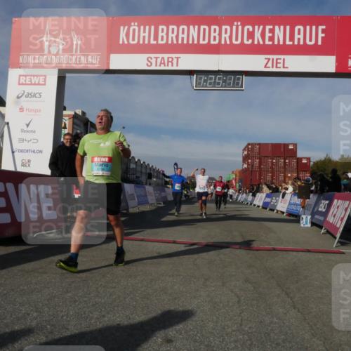 03.10.2025 - Köhlbrandbrückenlauf Matties Gatica Varas http://msf.ph/oto/9169843 03.10.2025 10:25:19 Ziel 1814, 2083, 2249, 2250, 2393, 2408, 2509, 2618, 3084, 3234, 3455, 3519, 3520 meine-sportfotos.de