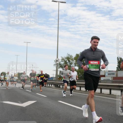 03.10.2025 - Köhlbrandbrückenlauf Matties Gatica Varas http://msf.ph/oto/9169849 03.10.2025 15:14:49 Position 3 7256, 7204 meine-sportfotos.de