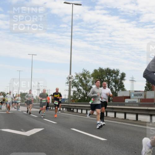 03.10.2025 - Köhlbrandbrückenlauf Matties Gatica Varas http://msf.ph/oto/9169851 03.10.2025 15:14:49 Position 3  meine-sportfotos.de