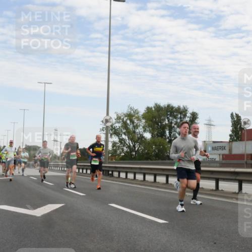 03.10.2025 - Köhlbrandbrückenlauf Matties Gatica Varas http://msf.ph/oto/9169853 03.10.2025 15:14:50 Position 3  meine-sportfotos.de