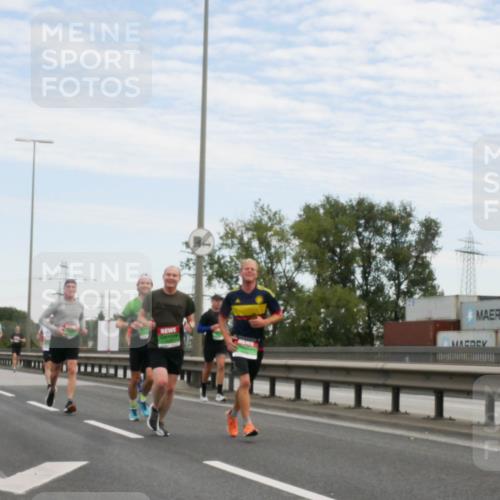03.10.2025 - Köhlbrandbrückenlauf Matties Gatica Varas http://msf.ph/oto/9169858 03.10.2025 15:14:51 Position 3 01 meine-sportfotos.de