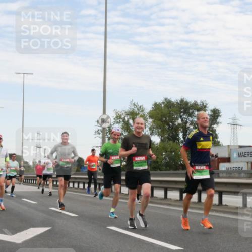 03.10.2025 - Köhlbrandbrückenlauf Matties Gatica Varas http://msf.ph/oto/9169862 03.10.2025 15:14:52 Position 3 01 meine-sportfotos.de