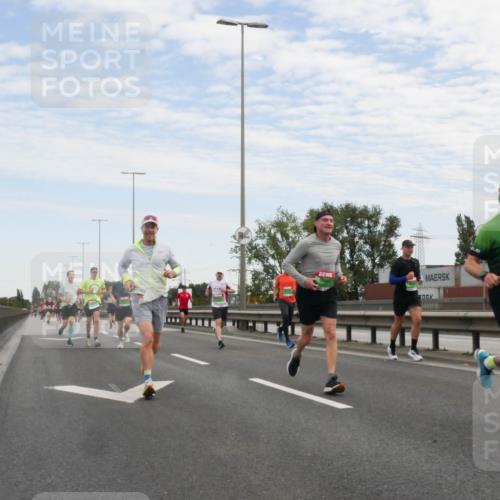 03.10.2025 - Köhlbrandbrückenlauf Matties Gatica Varas http://msf.ph/oto/9169870 03.10.2025 15:14:54 Position 3  meine-sportfotos.de