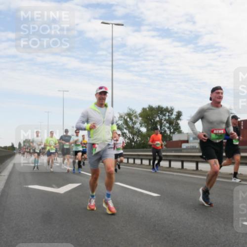 03.10.2025 - Köhlbrandbrückenlauf Matties Gatica Varas http://msf.ph/oto/9169874 03.10.2025 15:14:54 Position 3  meine-sportfotos.de