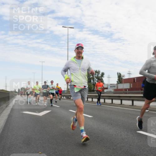 03.10.2025 - Köhlbrandbrückenlauf Matties Gatica Varas http://msf.ph/oto/9169876 03.10.2025 15:14:55 Position 3  meine-sportfotos.de